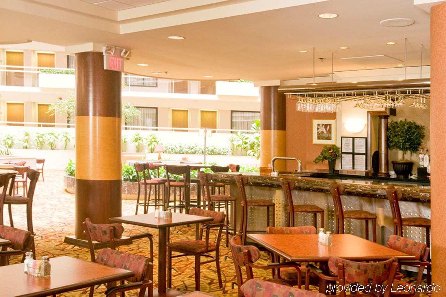 Embassy Suites By Hilton Atlanta Galleria Ресторан фото